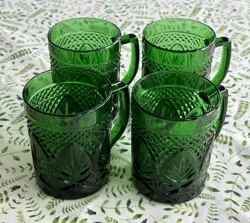 4 CRISTAL D ARQUES-DURAND ANTIQUE EMERALD GREEN GLASS MUG FRANCE VINTAGE PRESSED