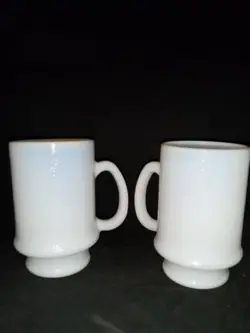FOOTED GLASS VINTAGE