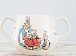 WEDGEWOOD BEATRIX POTTER PETTER RABBIT DOUBLE HANDLE CHILD CUP MUG VINTAGE