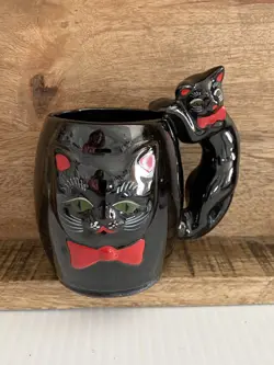 RED WARE BLACK