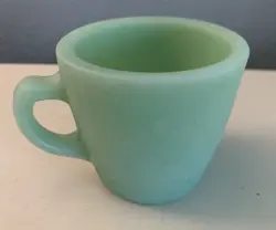 VINTAGE JADITE FIRE KING OVEN WARE D HANDLE COFFEE MUG GREEN MILK GLASS