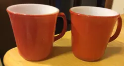 PYREX CORNINGWARE VINTAGE MUGS (2)