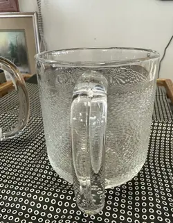 TEXTURED GLASS