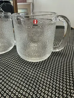 TEXTURED GLASS