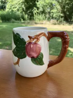VINTAGE FRANCISCAN APPLE GRAND MUG COFFEE CUP HAND PAINTED EARTHENWARE 16 OZ USA