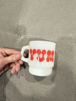 RARE VINTAGE YUM YUM FIRE KING D HANDLE MILK GLASS MUG