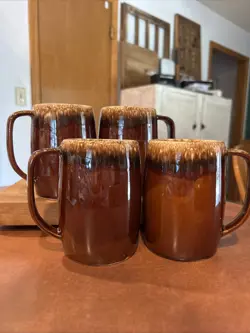 VTG HULL BROWN DRIP LARGE BEER STEIN COFFEE MUGS (4) / 5