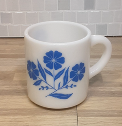 GLASS CORNFLOWER MUG