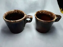923