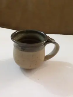 STUDIO POTTERY MUG
