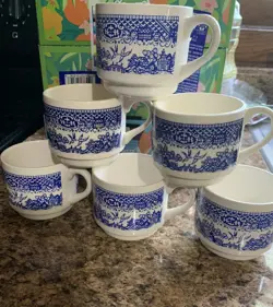 VINTAGE ROYAL CHINA USA BLUE WILLOW WARE STACKING COFFEE CUPS SET OF 6