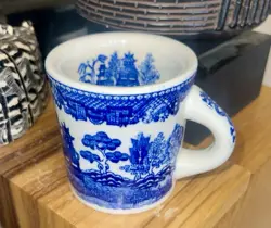 VINTAGE BLUE WILLOW RESTAURANT WARE COFFEE MUG, HEAVY MINT