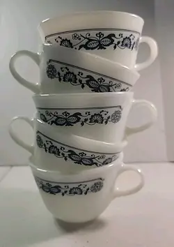 VINTAGE PYREX CORNING MILK GLASS OLD TOWN BLUE ONION COFFEE MUGS CUPS (8OZ)