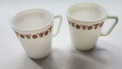 2 VINTAGE PYREX BUTTERFLY GOLD COFFEE MUG CUP MILK GLASS D HANDLE 1970'S