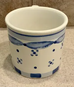 TRADITIONAL MUG