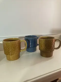 3 VTG STACKING CERAMIC COFFEE MUG CUP MCM RETRO EMBOSSED HARVEST GOLD BLUE JAPAN