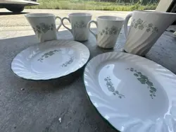 VINTAGE SET OF CORNING CORELLE CALLAWAY GREEN IVY SWIRL COFFEE CUPS/PLATES
