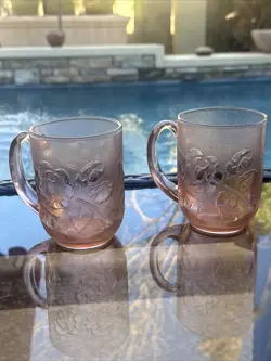 PAIR OF VINTAGE ARCOROC FRANCE RASALINE PINK DEPRESSION GLASS MUGS 11 OZ