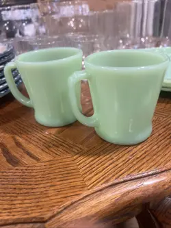VINTAGE JADE-ITE ANCHOR