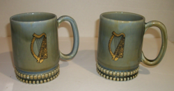 VINTAGE WADE IRELAND COFFEE TEA MUG IRISH HARP DESIGN GREEN BLUE BROWN SET OF 2
