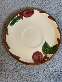 APPLE TEACUPS AND