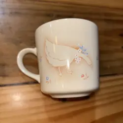 VINTAGE CORNING COUNTRY PROMENADE COFFEE MUG FEATURING A WHITE GOOSE