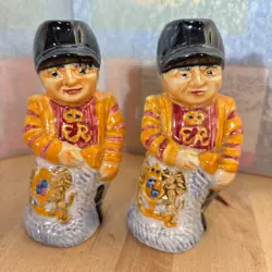 PAIR VTG STAFFORDSHIRE