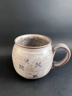 STONEWARE MUG BEIGE