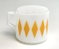VINTAGE FIRE KING ANCHOR HOCKING HARLEQUIN MILK GLASS COFFEE MUG