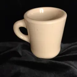VINTAGE WALLACE CHINA RESTAURANT WARE COFFEE CUP MUG LOS ANGELES CALIF  TAN