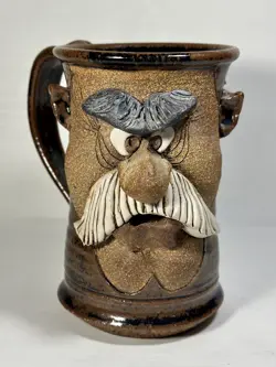 POTTERY MUG