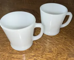 2 VINTAGE FIRE KING ANCHOR HOCKING WHITE MILK GLASS D-HANDLE COFFEE CUP MUGS
