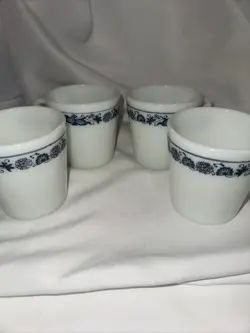 VINTAGE PYREX COFFEE MUGS SET OF 4 OLD TOWN ONION BLUE D HANDLE #1410 RETRO