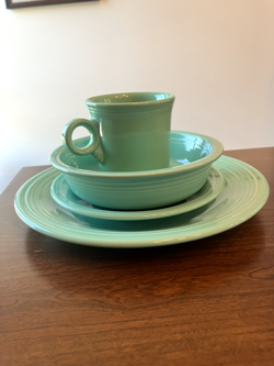 FIESTAWARE HOMER LAUGHLIN TURQUOISE  4 PIECE PLACE SETTING FIESTA STONEWARE