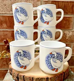 VTG GOOSE ARCOPAL FRANCE COLLECTIBLE BLUE RIBBON GOOSE MUGS SET/6 COFFEE MUGS