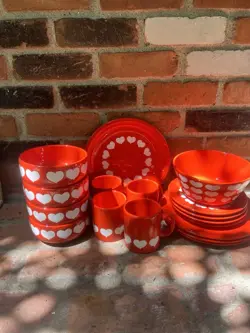 WAECHTERSBACH HEART GERMANY VINTAGE RED & WHITE HEARTS VALENTINES LOT 17 PCS