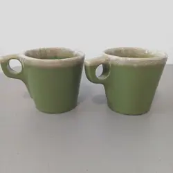 2 HULL POTTERY AVOCADO GREEN DRIP GLAZE COFFEE CUP MUG VINTAGE MCM USA O HANDEL