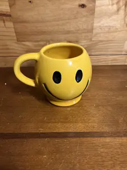 SMILEY HAPPY FACE