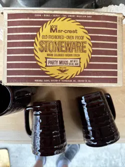 VINTAGE MARCREST STONEWARE POTTERY BROWN DAISY DOT PARTY MUG BEER STEIN NIB 18OZ
