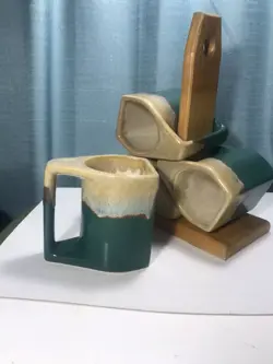 VINTAGE PADILLA STACKING MUGS SET OF 4 EMERALD GREEN & CREAM W STAND DRIP GLAZE