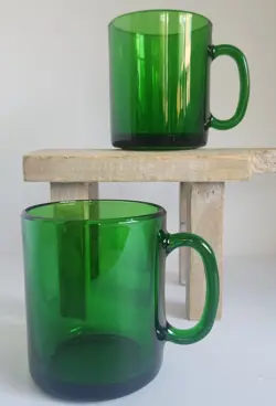 VINTAGE ARCOROC FRANCE EMERALD GREEN COFFEE TEA MUGS SET OF 2