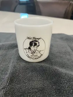 VINTAGE OFFICIAL DAVY CROCKETT WALT DISNEY MILK GLASS MUG CUP HAZEL ATLAS 1950