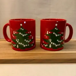 RED MUGS VINTAGE
