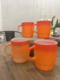 SET OF 4 VINTAGE FIRE KING ORANGE OMBRE/YELLOW/ORANGE STACKABLE MILK GLASS MUGS