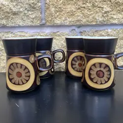 SMALL MUGS X4