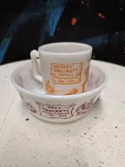 HAZEL ATLAS DAVY CROCKETT CHILD'S MUG - MILK GLASS ORANGE MUG RED BOWL 1950S VTG