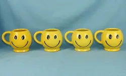 4 VINTAGE MCCOY SMILEY FACE YELLOW MUGS