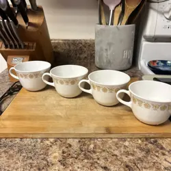 SET OF 4 VINTAGE  CORNING WARE CORELLE BUTTERFLY GOLD COFFEE CUPS