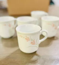 EXCELLENT CONDITION! SET OF 5 VINTAGE CORNING CORELLE PEACH GARLAND COFFEE MUGS