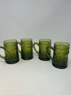 VINTAGE PRESSED GLASS MUG - WONDERFUL ORNATE GRAPE VINE PATTERN  SET OF 4